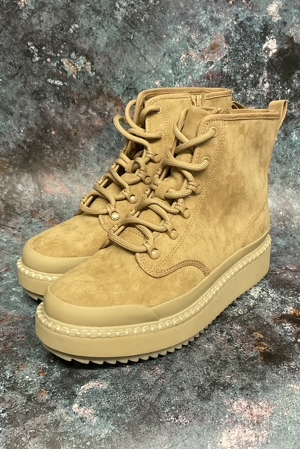 Women’s Tan Lace Up Boot